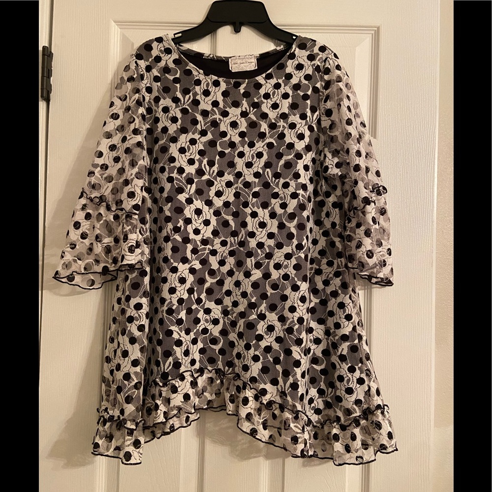 Black & White Blouse & Skirt!